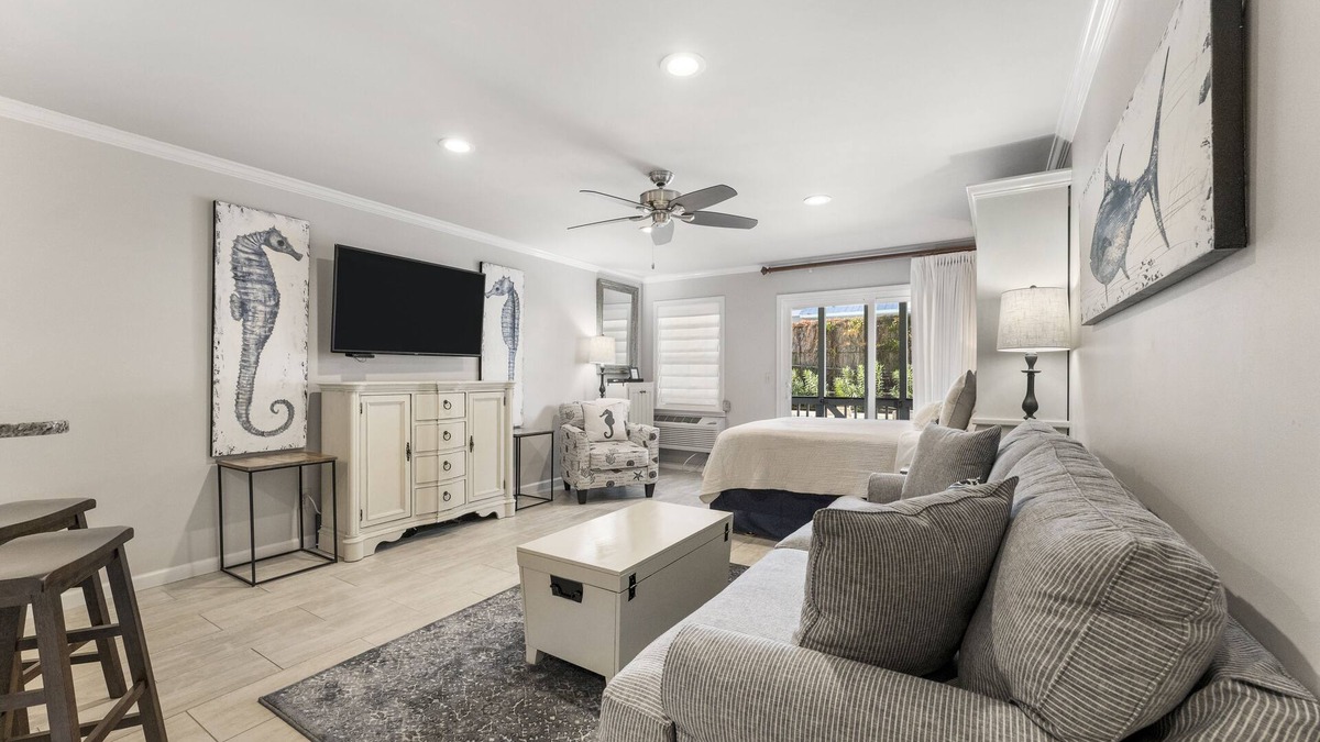 Inlet Beach Condo | 30A Inlet Sands 105 | Walk to Beach & Rosemary! Private Patio w/Pool Access!
