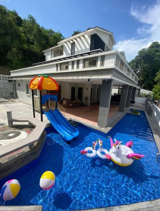 Bayan Lepas Villa | 30PAX 5BR Villa Kids Swimming pool, KTV, BBQ near SPICE Arena Penang 9800 SQFT