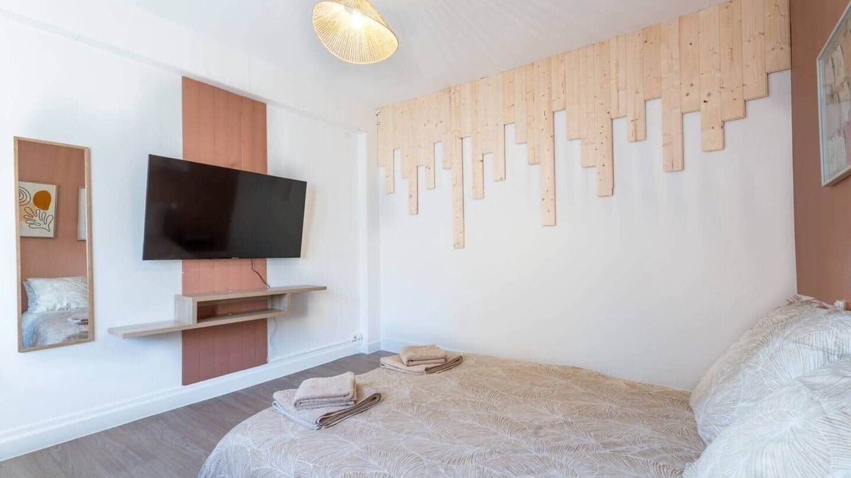 Homecourt Apartment | 31. Le Cindy - Spacious - Bright - Wifi - Station