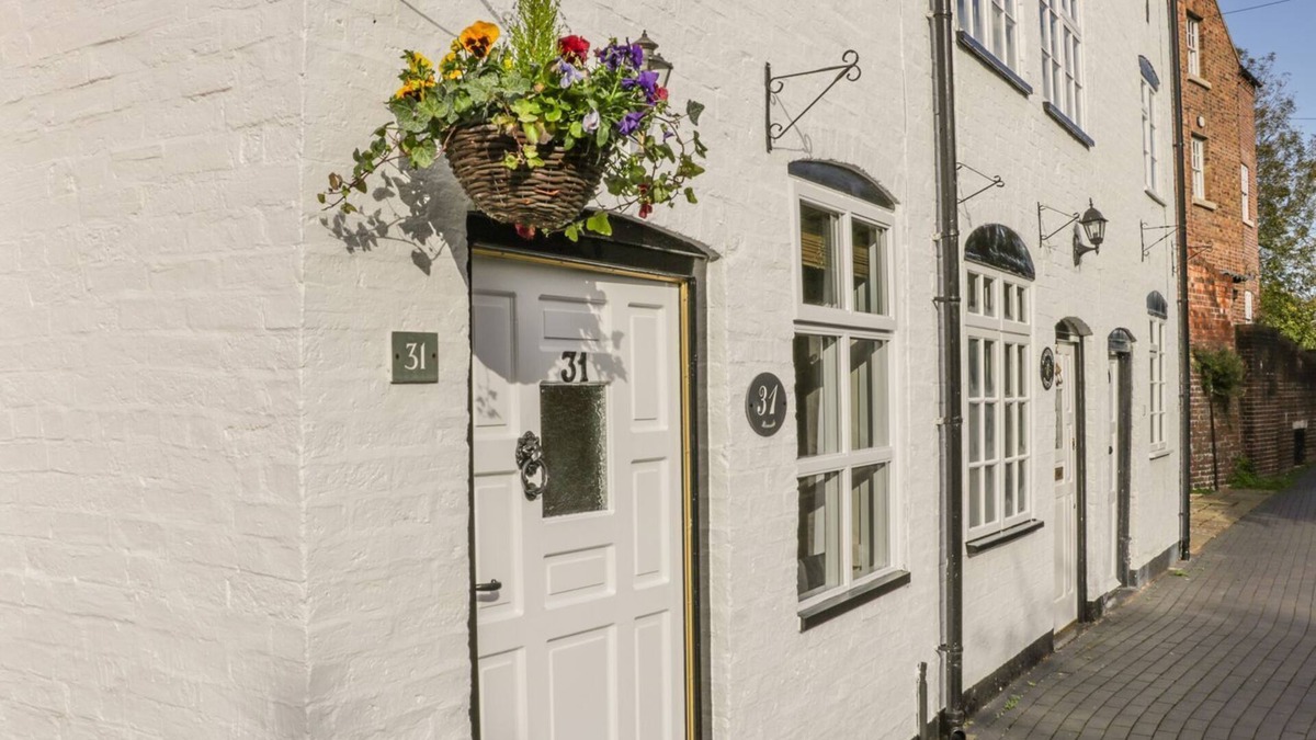 Bridgnorth Cottage | 31 RIVERSIDE, pet friendly, character holiday cottage in Bridgnorth