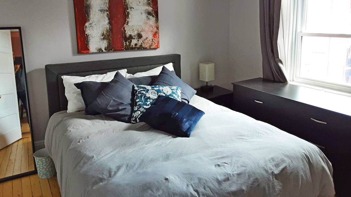 Little Italy Apartment | #310 Spacious, Beautiful near Marche Jean-Talon