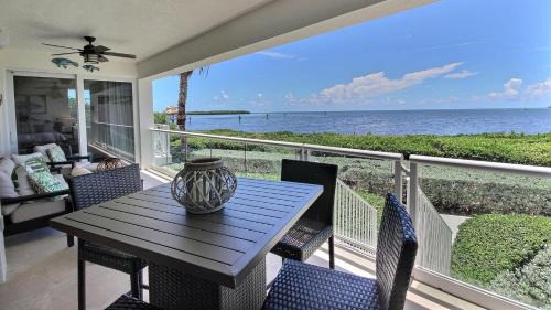 Rock Harbor Apartment | 311 Mariners Club