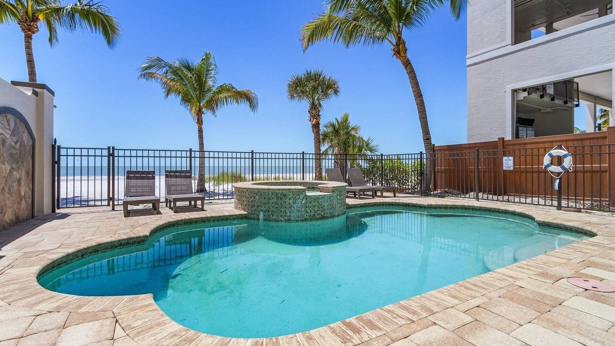 Fort Myers Beach House | 3132 Beachfront 5BR: Heated Pool, Spa, Elevator, Views