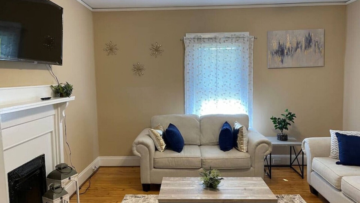 Concord House | 314 Hillandale St NE