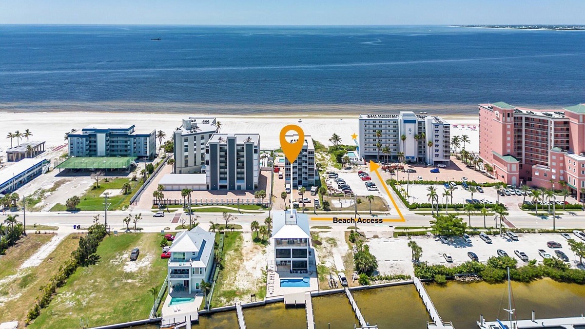 Fort Myers Beach House | 319 Bay and Beach Blessing: Bay Front Pool Home w/Gulf Views
