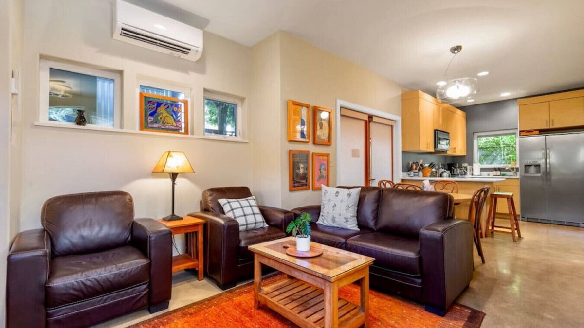 Columbia City House | 3214 Seattle · Cozy & Peaceful 2b2.5b South Seattle House w/AC