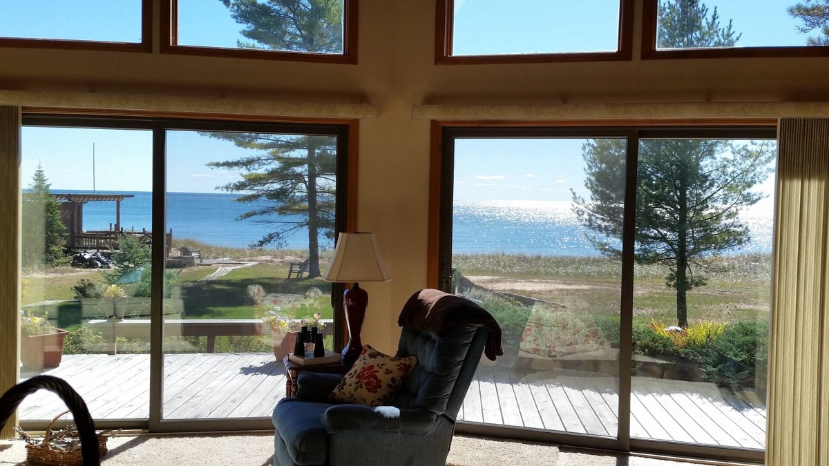 Gulliver House | 324' Lake Mich Beach, Cent.AC 4kayaks,9bikes well stocked,no neighbors 200+ft