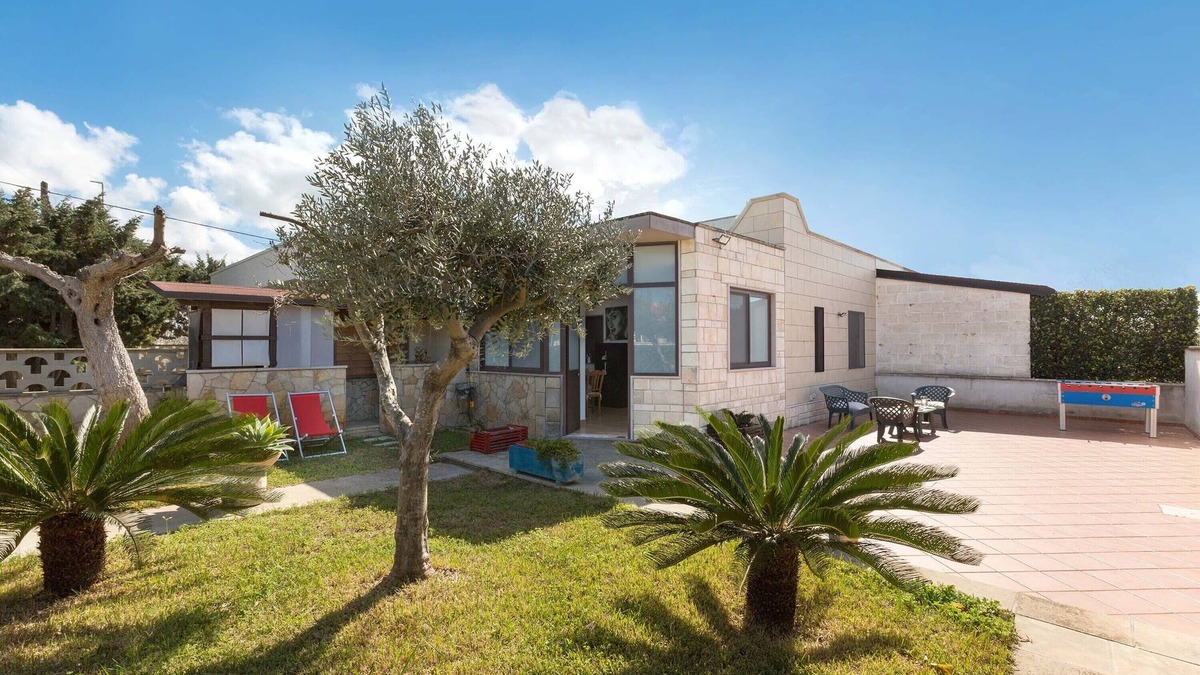 Torre Rinalda House | 3269 Villetta Monica by BarbarHouse