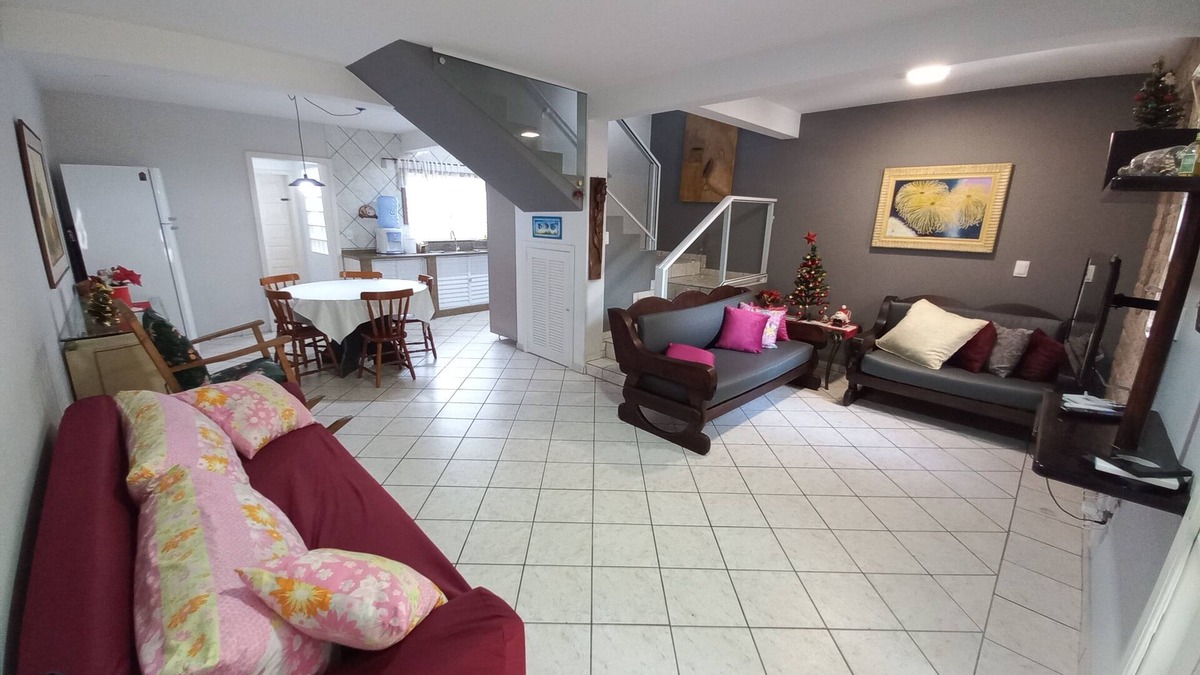 Bombas House | 329, 3-bedroom townhouse for up to 8 people