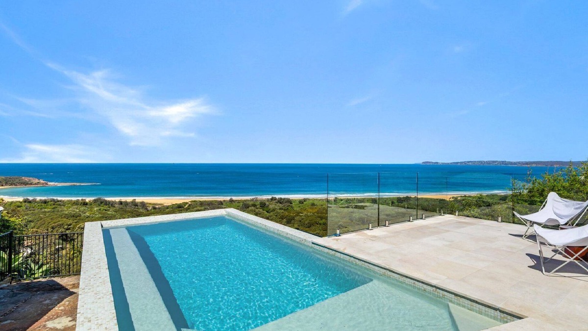Killcare Heights House | 33 Degrees - Stunning Views by HolidayCo.