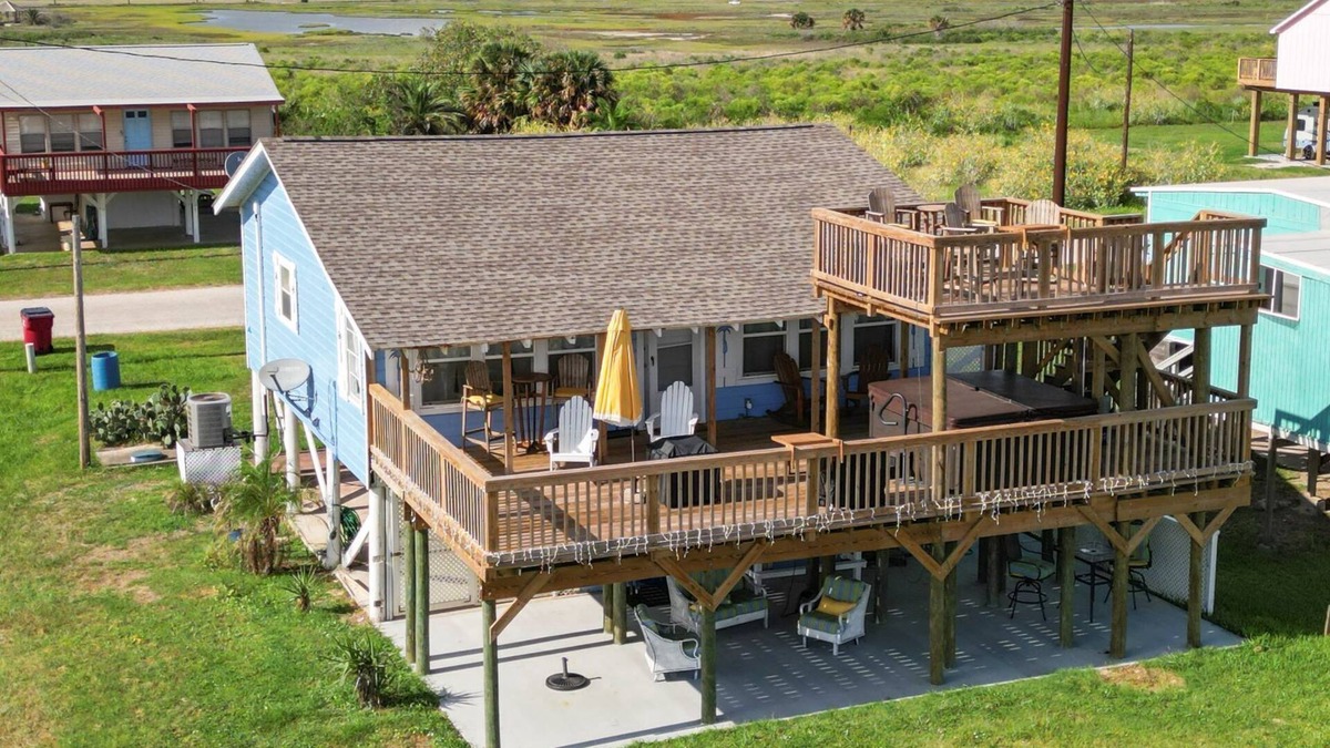 Matagorda House | 334 Beach Front Drive on Matagorda Beach