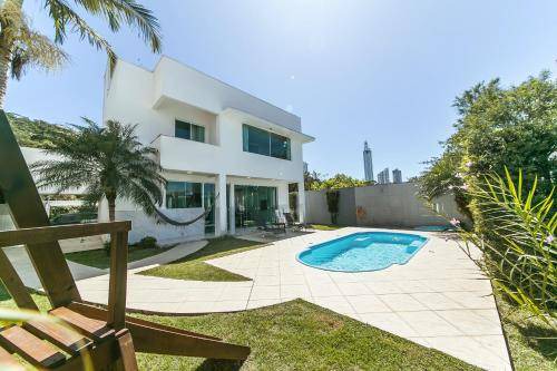 Nova Esperanca House | 336 m² House ∙ 3 bedrooms ∙ 11 guests