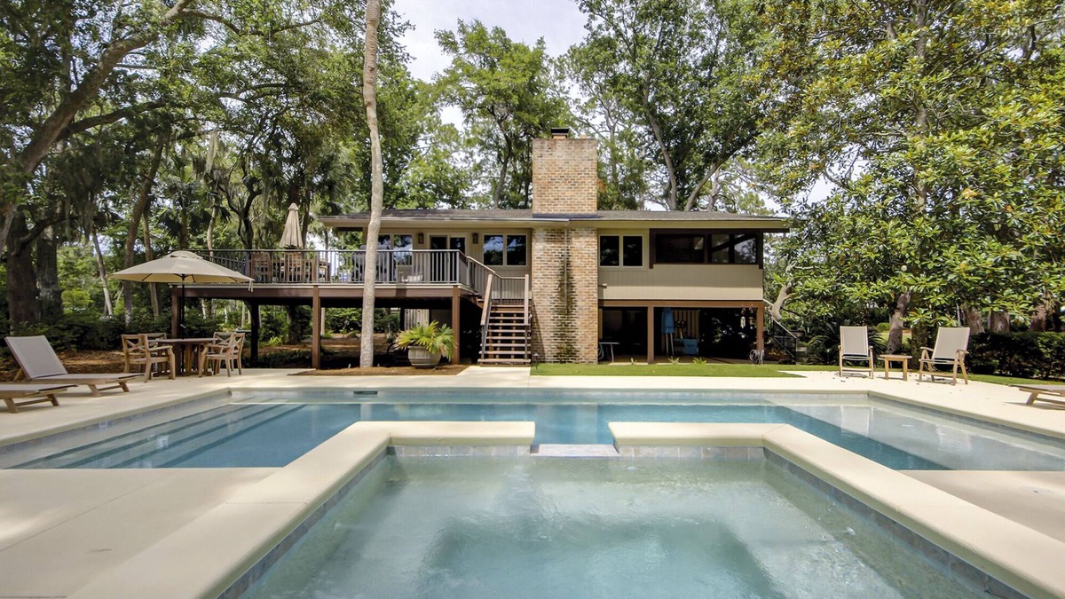 Beach Lagoon House | 34 W. Beach Lagoon-DogFriendly, FREE Pool & Spa Heat Oct & Nov 2025.