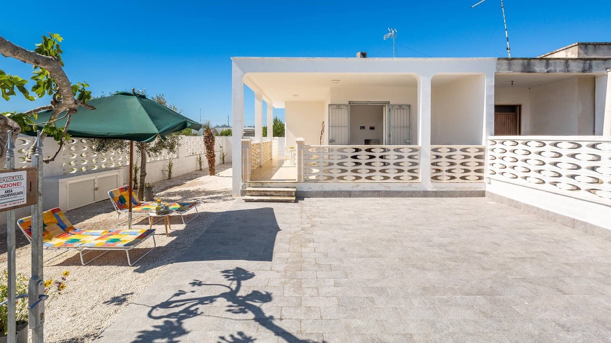 Torre Rinalda House | 3417 Villetta La Torre by BarbarHouse