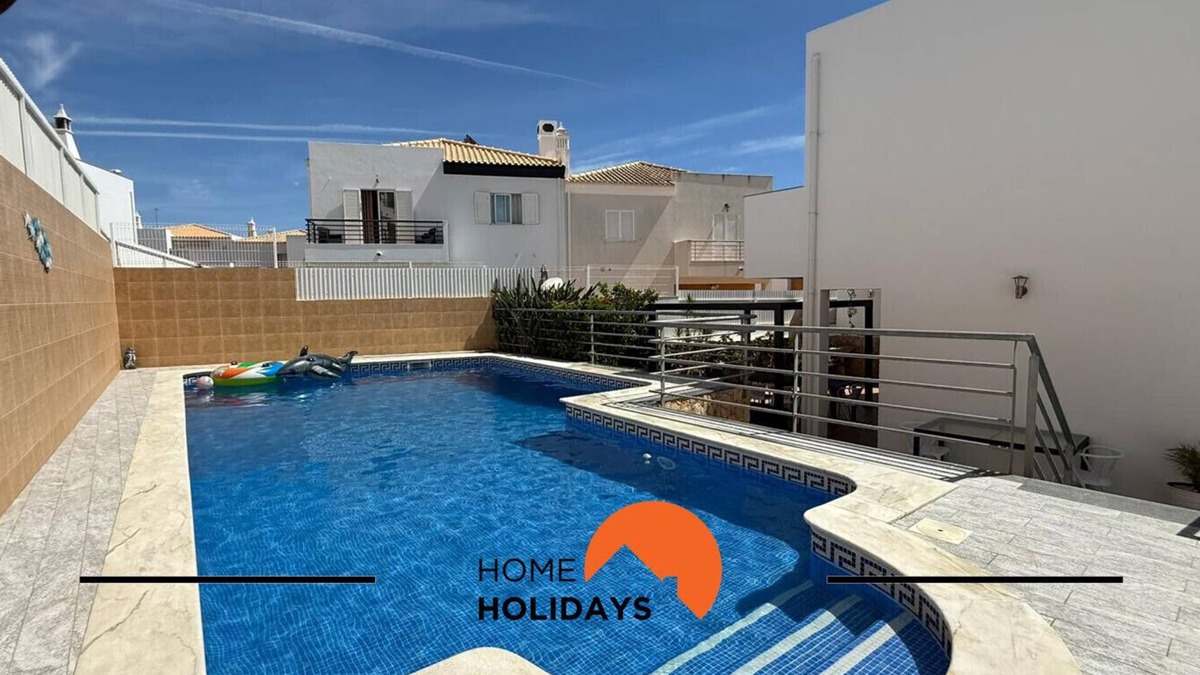 Correeira Villa | #343 Villa with Pool & Jacuzzi by Home Holidays
