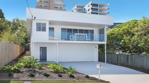 Kings Beach House | 35 Moreton Parade Kings Beach QLD