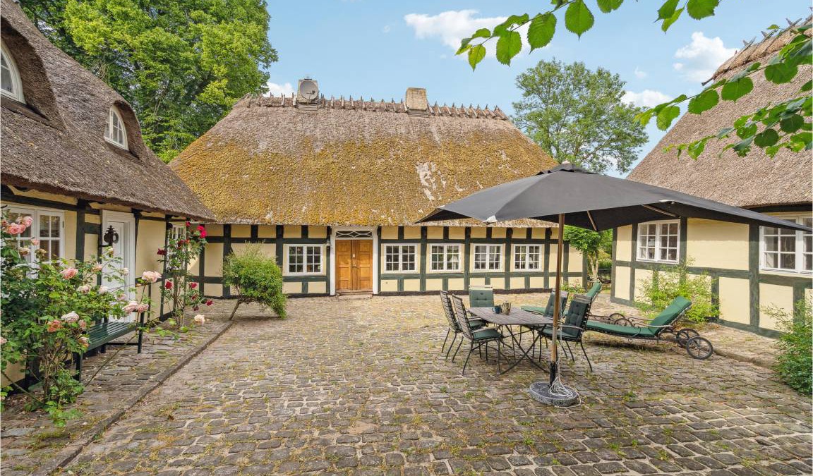 Ebberup House | 350 m² House ∙ 5 bedrooms ∙ 12 guests