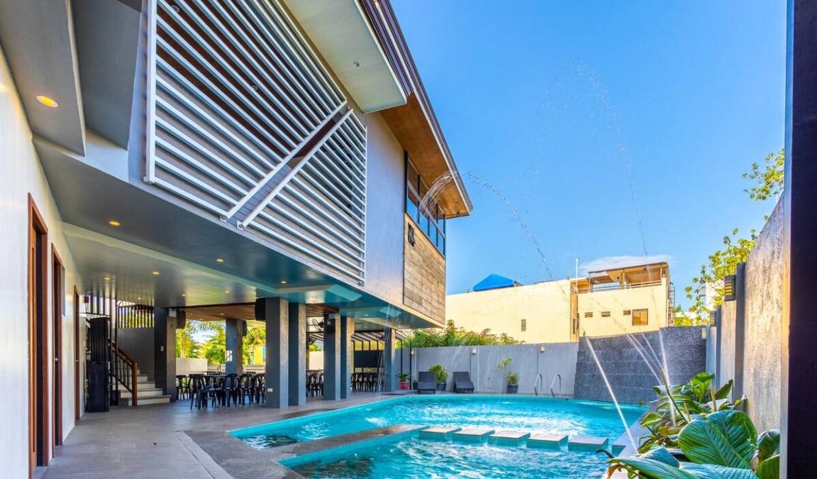 Calamba Villa | 350 m² Villa ∙ 6 bedrooms ∙ 30 guests