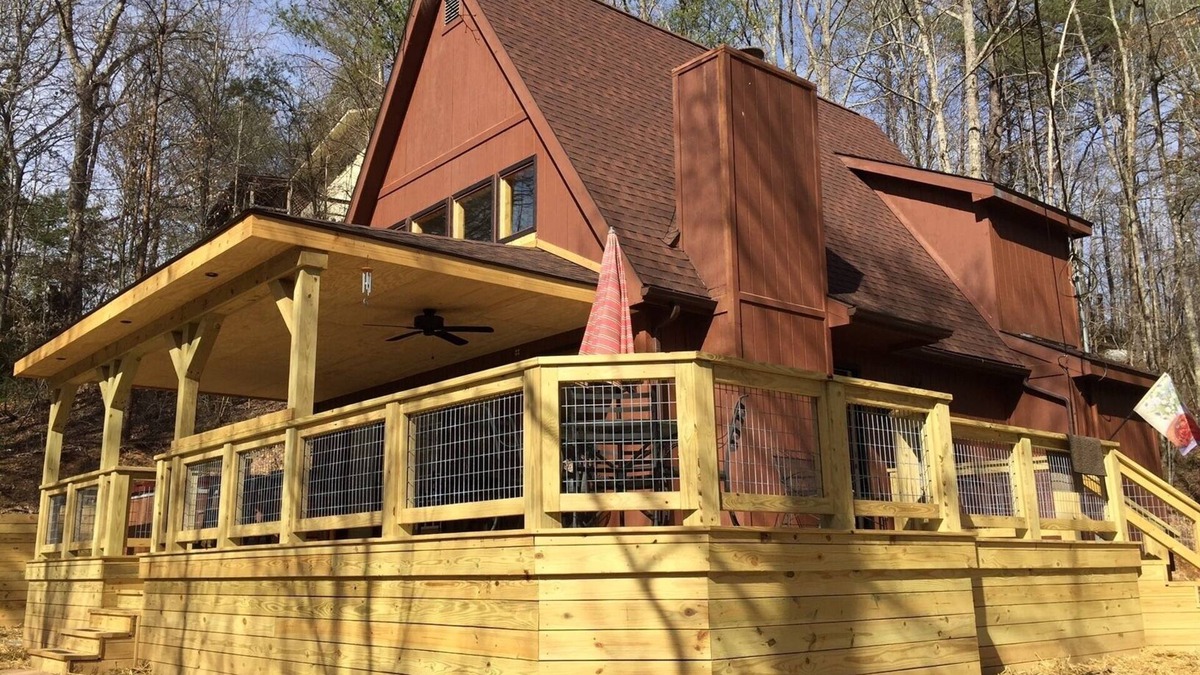 Gatlinburg - Pigeon Forge Cabin | 350 reviews ⭐️ Fishing-Firepit-Hot Tub-Horseshoes-only 2.5 miles to Gatlinburg!