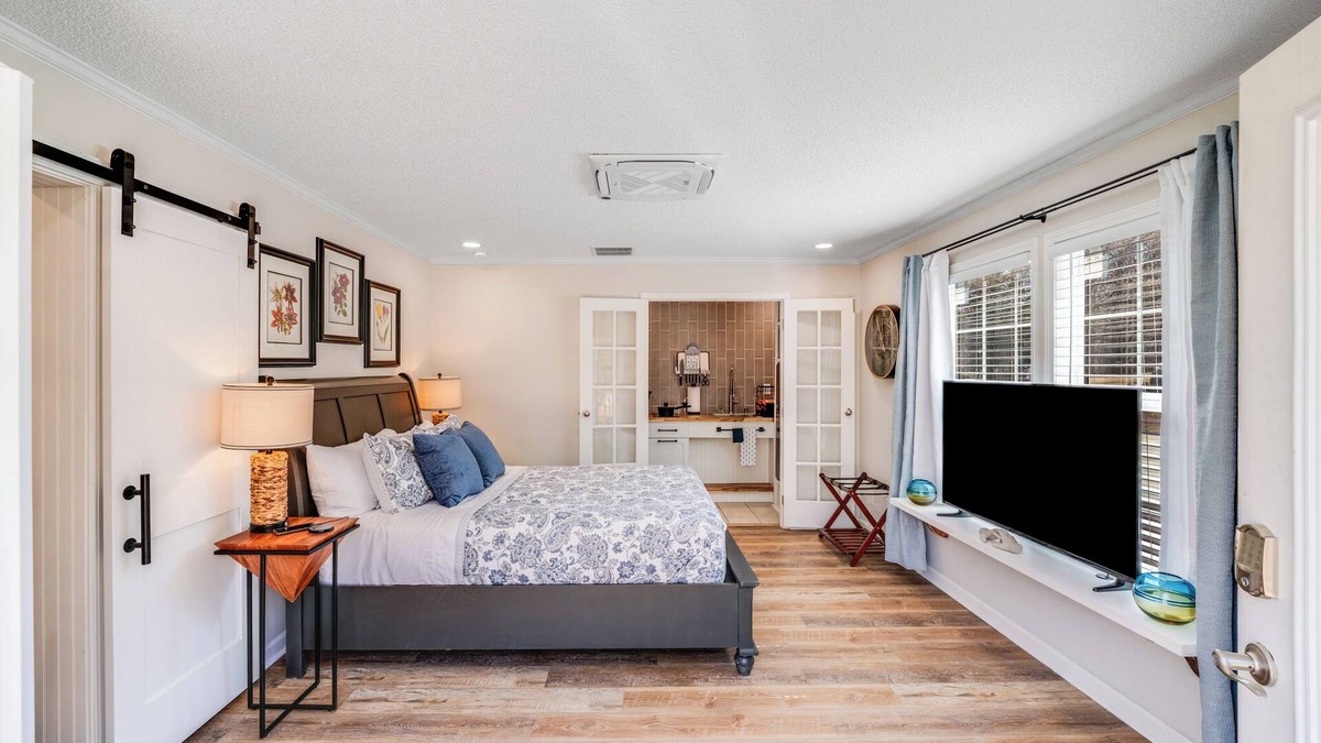 Waxhaw Apartment | 350 sf 3 min From DT Waxhaw Sleeps 2 Private PationThe Little Big Suite