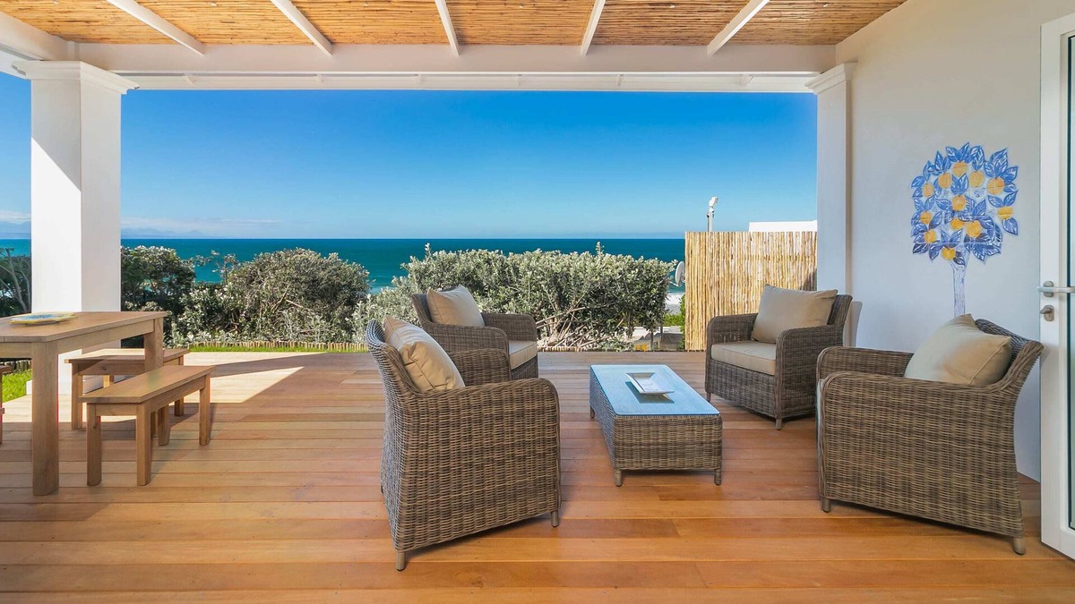 Robberg Beach House | 36 Beachy Head - Solar Power, Beachfront 2 Bd 2 Bt