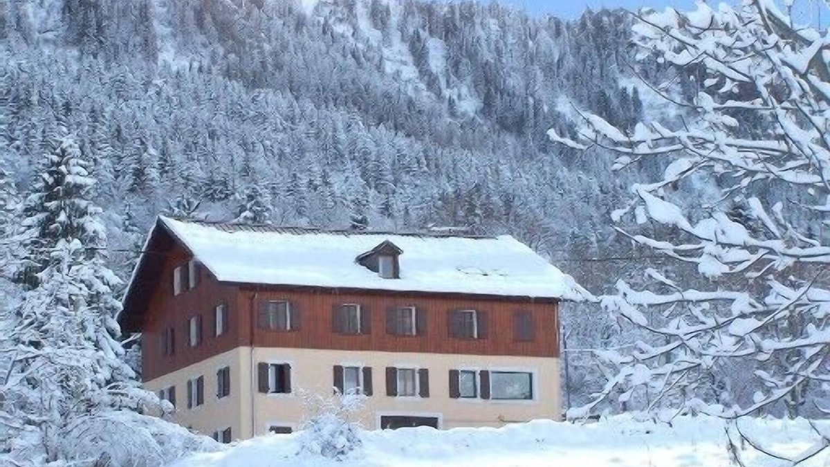 Thollon-les-Memises Ski Chalet | 36 persons chalet with view of the Leman lake and the MÈmises mountain