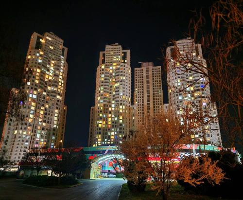 Skopje Region Apartment | 36th floor Sky city app Free parking