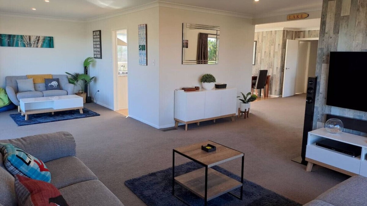 Taupo House | 37 Kaihua Road, Taupo