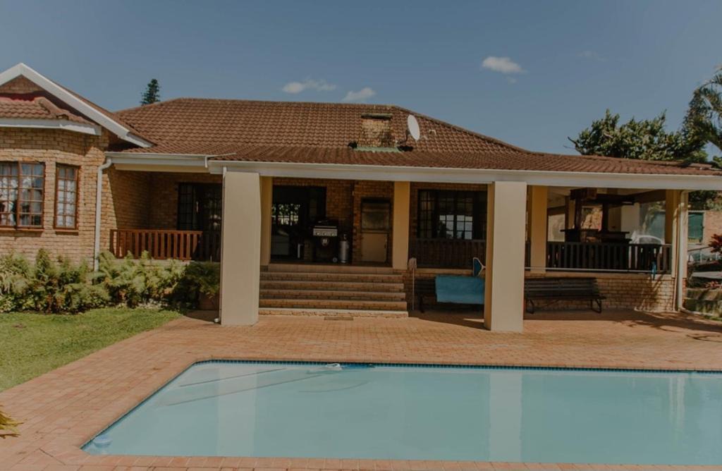Port Edward House | 373 on Bristol Home