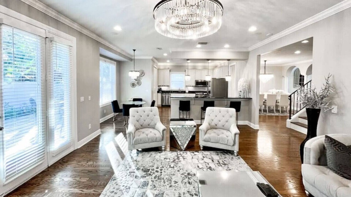 Virginia Park House | 3814 W Obispo St · Exquisite Tampa Home w Office and King Beds
