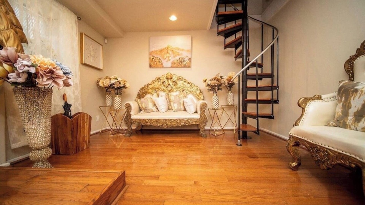 Roxborough House | 389A) Luxarious beautiful house!