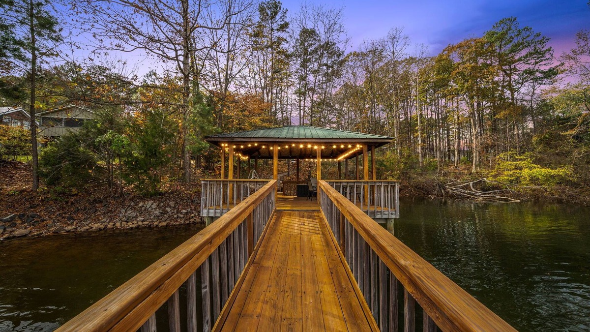 Mayhew Cottage | 3B Beautiful Lake Norman Oasis
