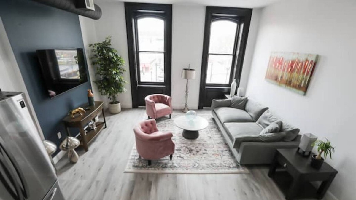 Downtown Historic District Apartment | 3B Stay in Downtown Easton 2BR