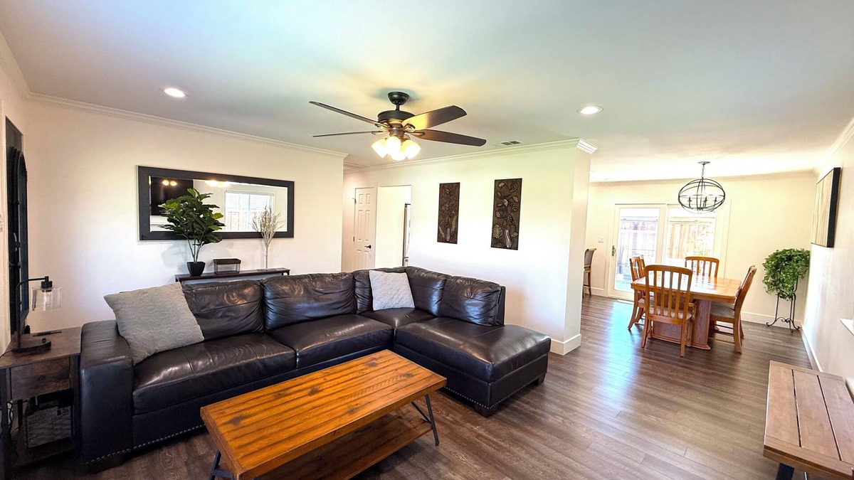 Concord House | 3bd/2ba Remodeled Luxury Home + Steam Shower!