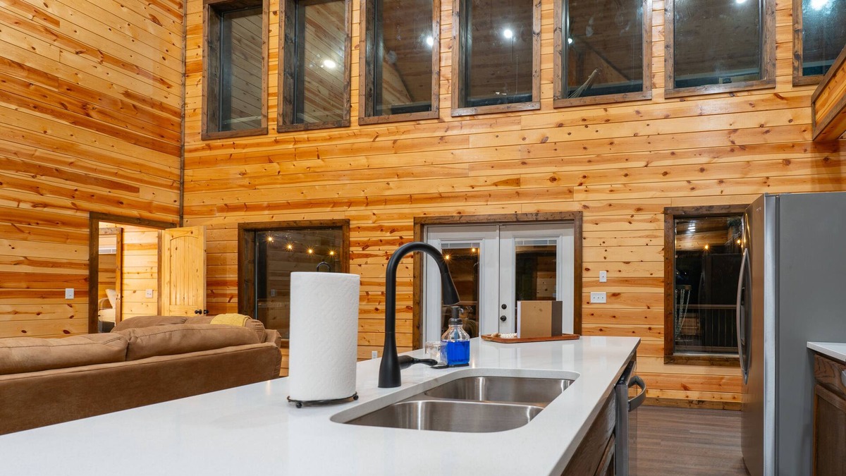 Golden Cabin | 3Bdr + Loft ON RIVER w/Entertainment for All and Pet Friendly