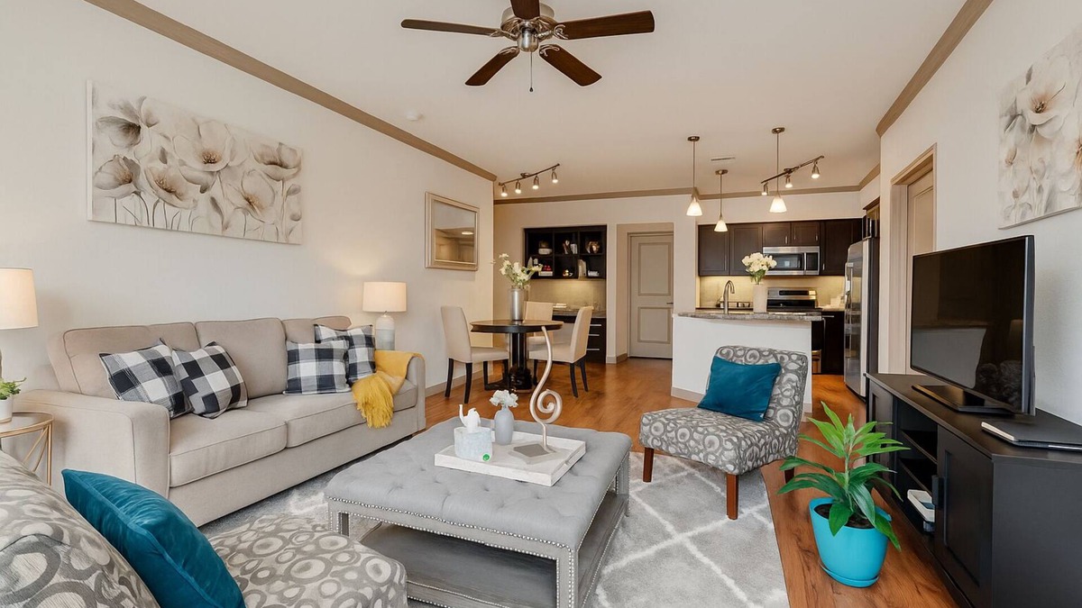 South Main Apartment | 🌟 3bdrm 2bd Walk-In Shower Private Garage Inner Loop Downtown Galleria Med 🌟