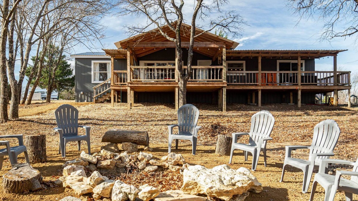 Kingston House | 3Bdrm Cozy Texoma Home w/Boatslip Internet NoPets