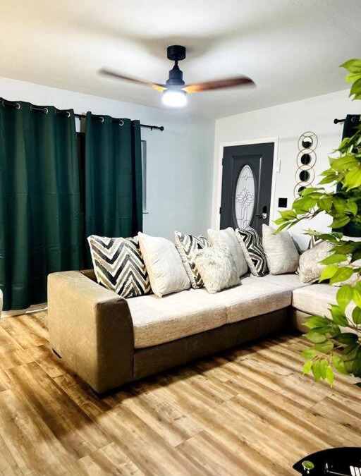 Pine Hills House | 3bdrm home near Orlando Fairground, Downtown & Universal