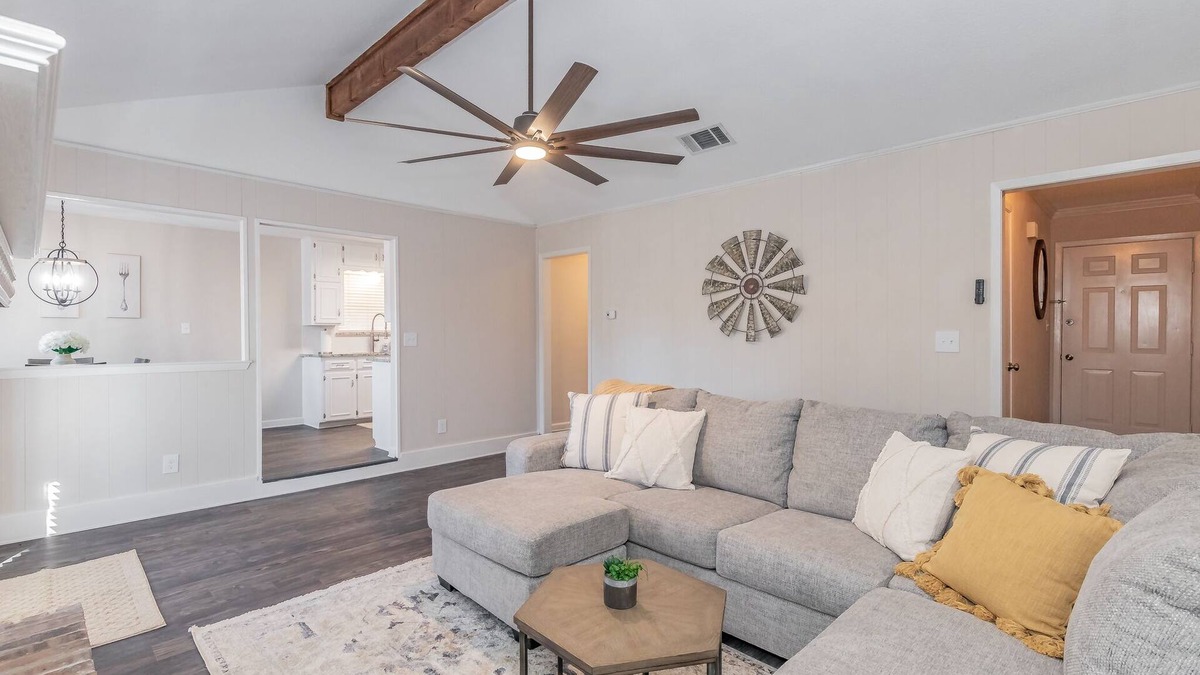 Keller House | 3Bed/2Bath Ranch Home in the Heart of Keller