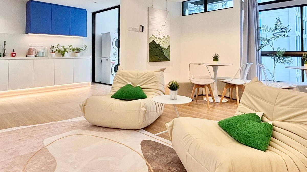 Bukit Bintang Condo | 3Bedroom w/Private Bathroom, Condo with A/C on top Fahrenheit88 Shopping Mall