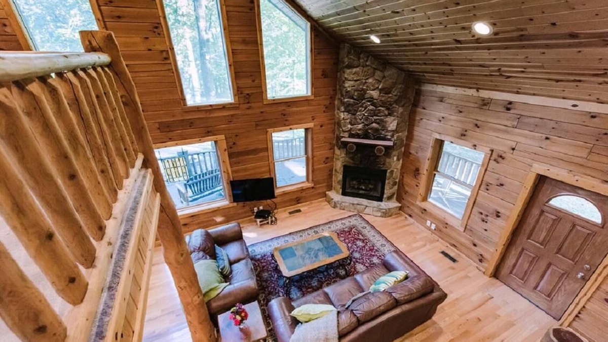 Gnaw Bone Cabin | 3BR, 2.5BA Log Cabin