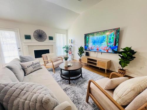 Barker House | 3BR-2 BA-3 beds Cozy Hub Katy - Close to Cypress