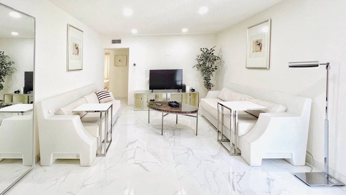 Beverly Green Apartment | 3BR,APARTMENT,Las Vegas,Strip,LVCC,convention,Sphere,SemaShow,CES,freePark,WIFI