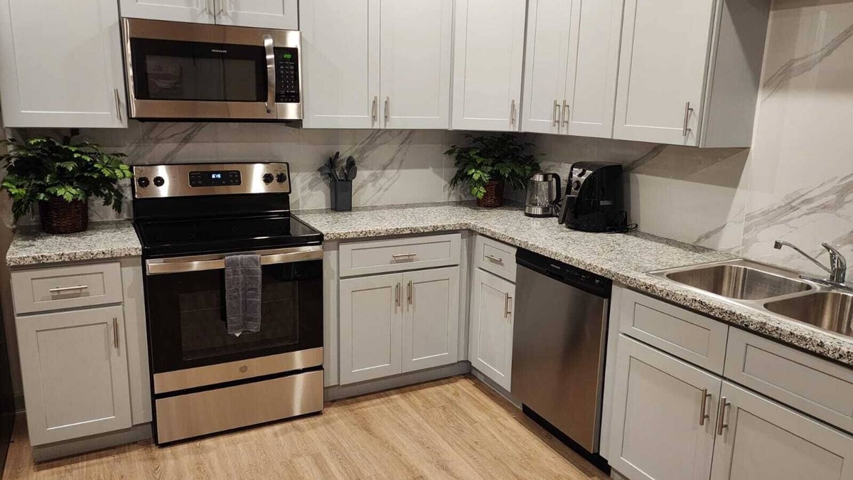 Bammel Apartment | 3BR Apt-Pet-Parking-Wi-Fi