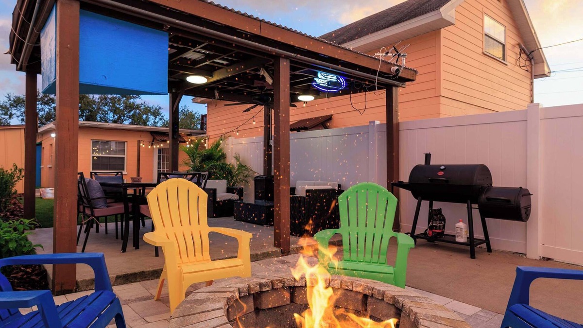 La Vista House | 3BR - Beach +Trail | Bikes Fire Pit Mini Golf