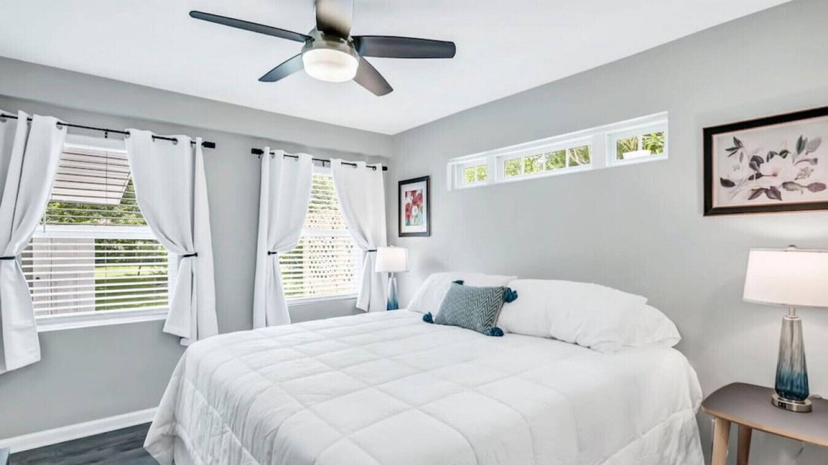 Cayce House | 3BR Cayce| Entire House | Sleeps 9