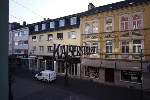 Siegburg Apartment | 3BR - City Apartments - 10 min to ICE