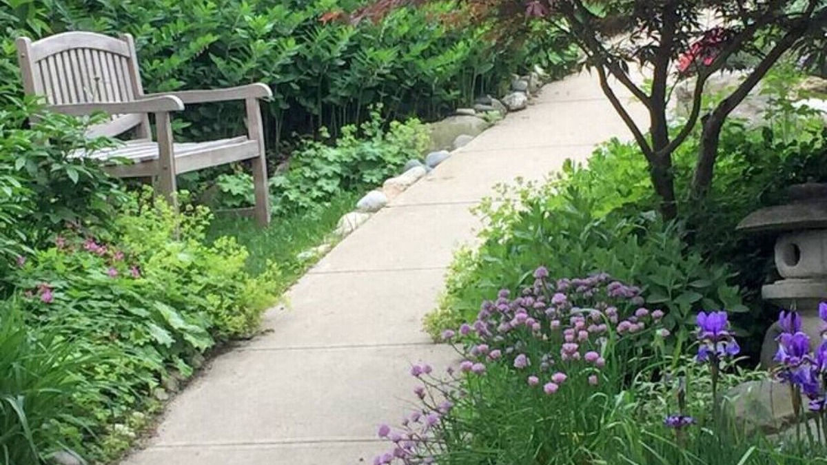 Munjoy Hill Cottage | 3BR Cottage Parking A Peaceful Oasis on Munjoy Hill