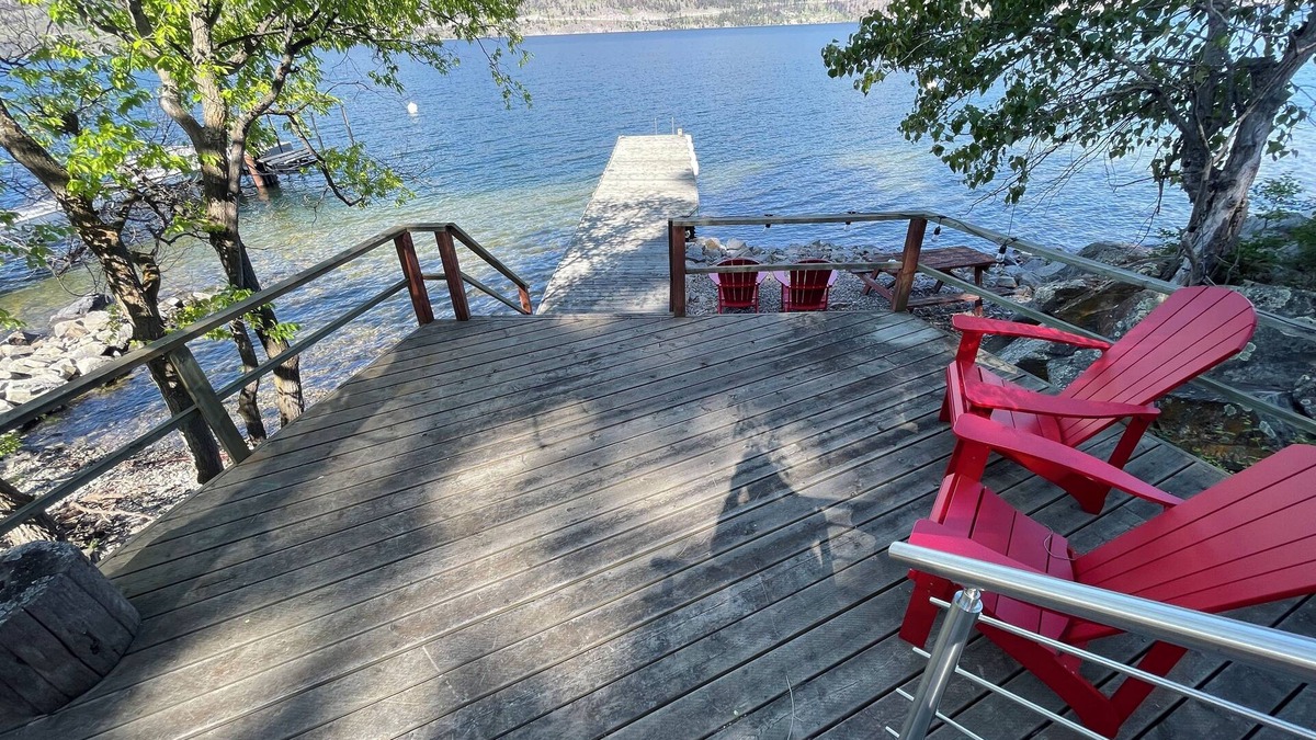 Central Okanagan House | 3BR + Den Lakehouse in McKinley with Private Beach and Dock