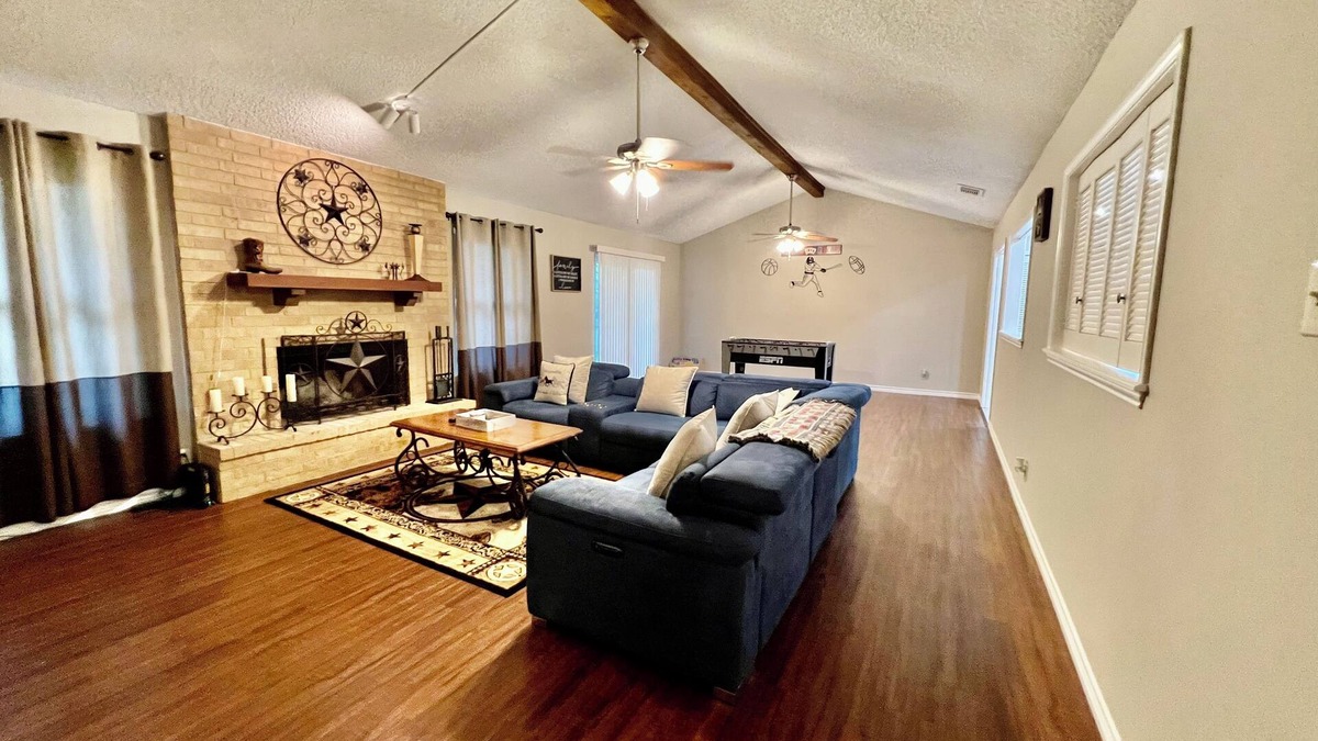 North San Antonio - SAT House | 3BR Furnished Retreat w/ Yard, BBQ & Fast Wi-Fi – San Antonio